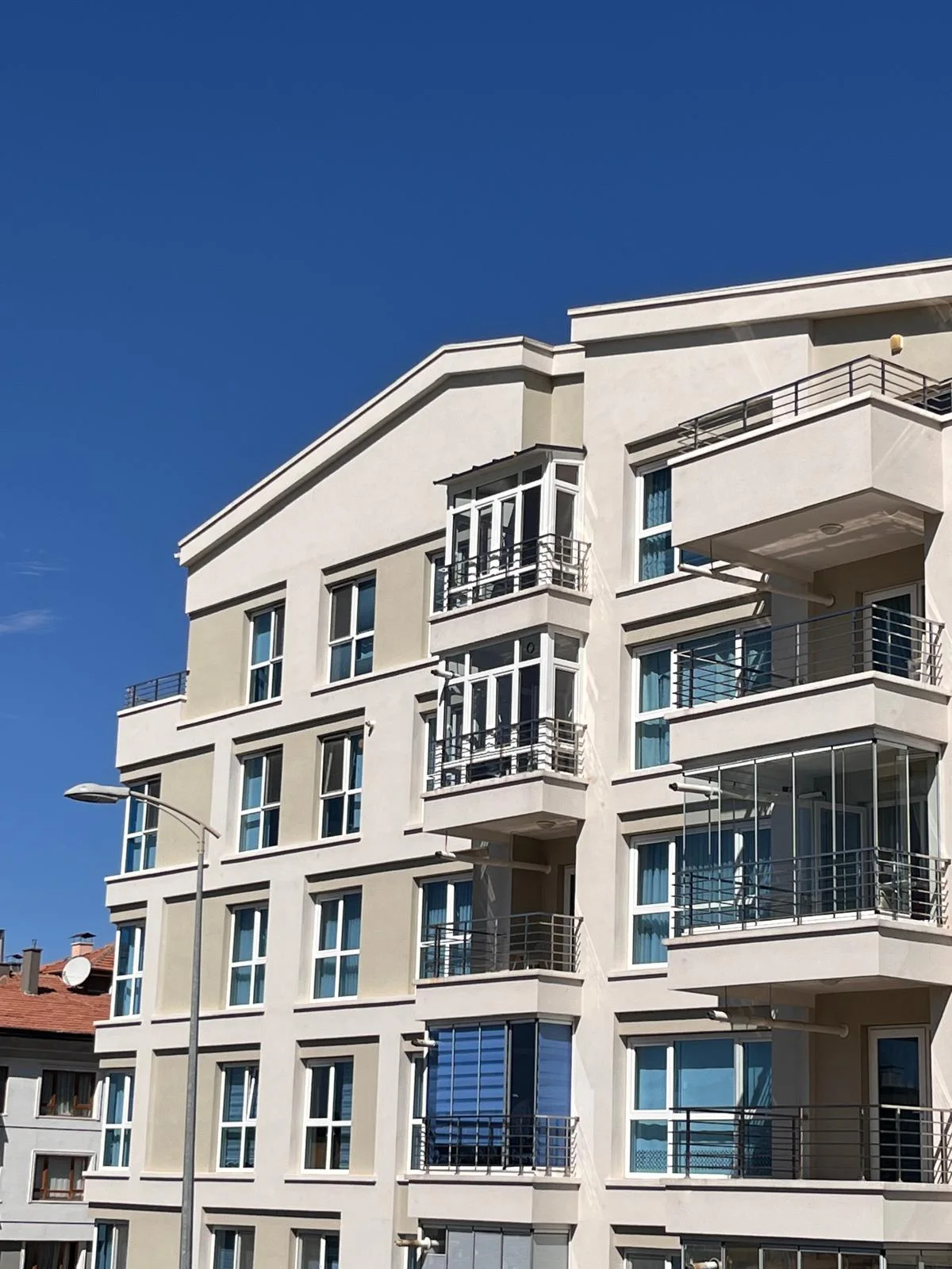 Winsa Rovatec PVC doğrama ve 4+22+4 Sinerji cam uygulaması yapıldı