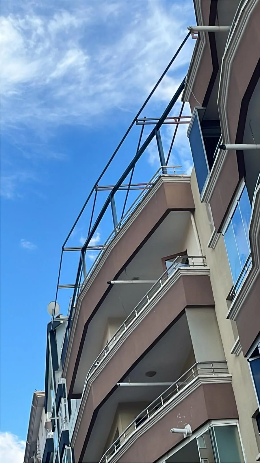 Cam balkon — cephe